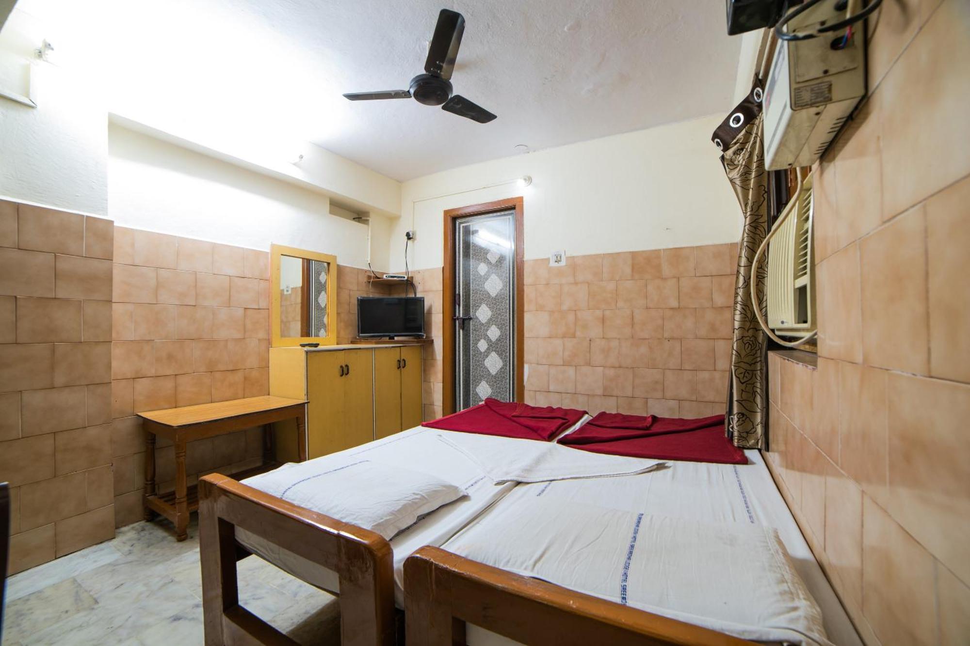 Hotel O Sree Radha Lodge Near Snow World Secunderabad Exterior photo