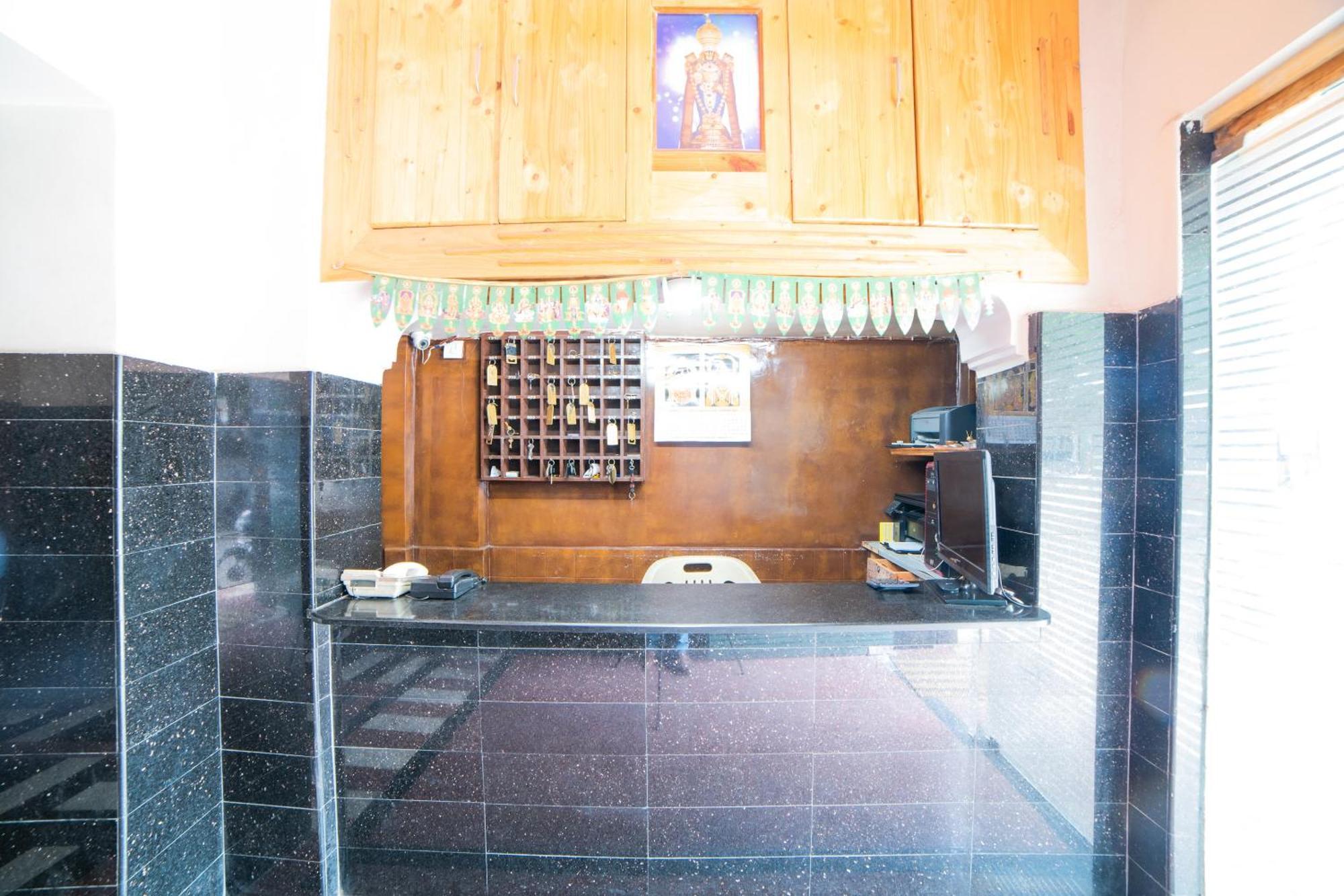 Hotel O Sree Radha Lodge Near Snow World Secunderabad Exterior photo